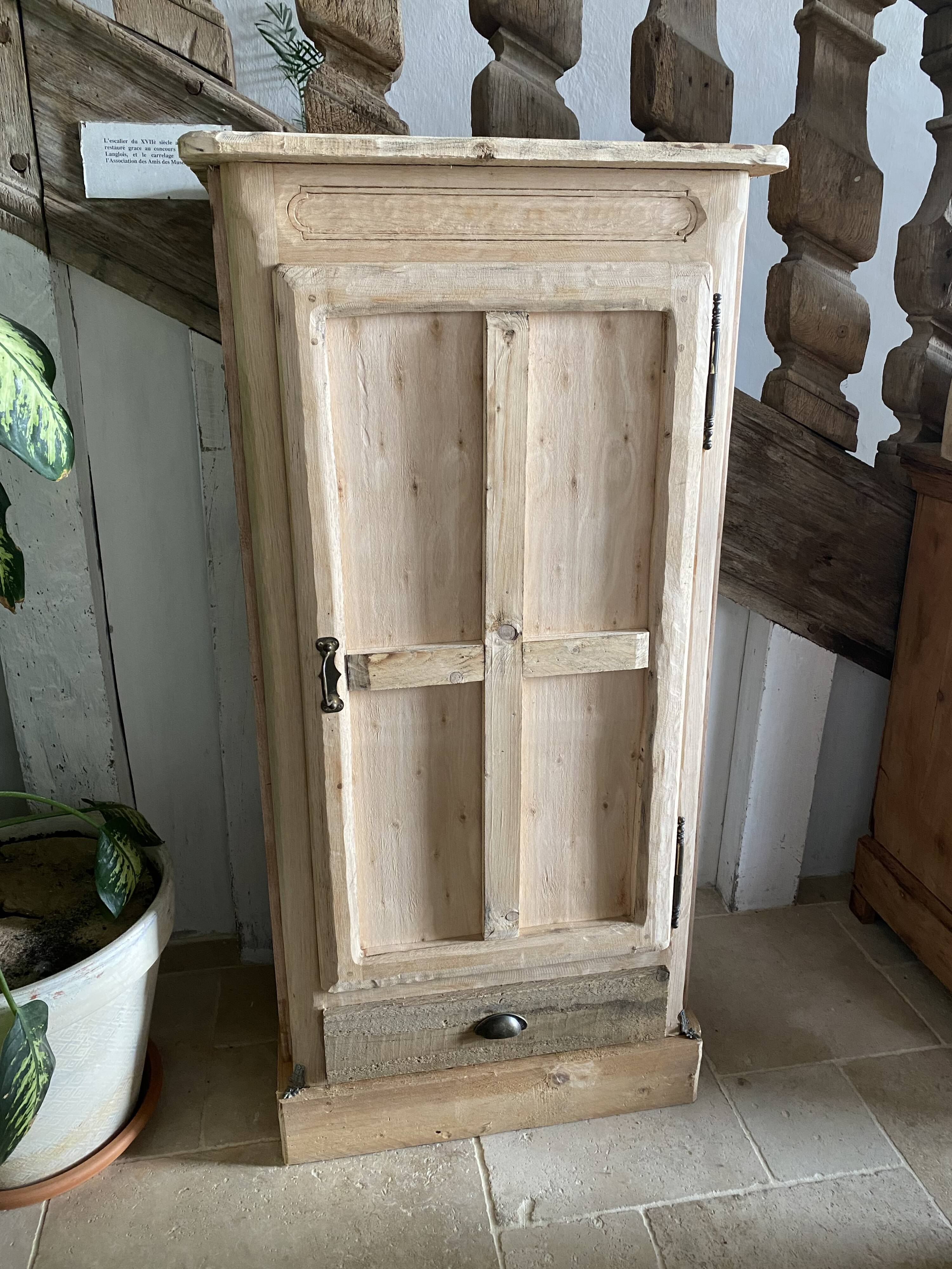 Parisian locker room