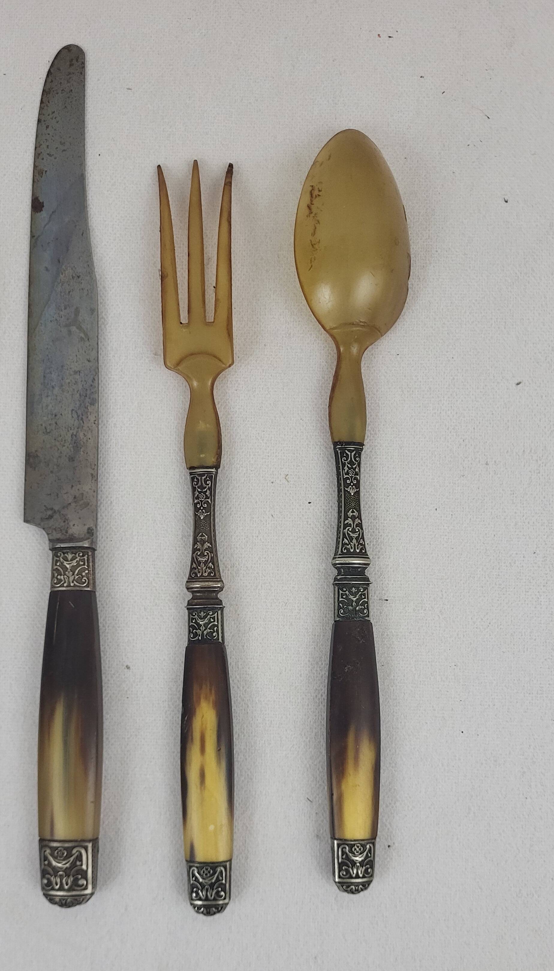 Art Deco serving cutlery with horn handle