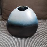 Vase vintage très original signé