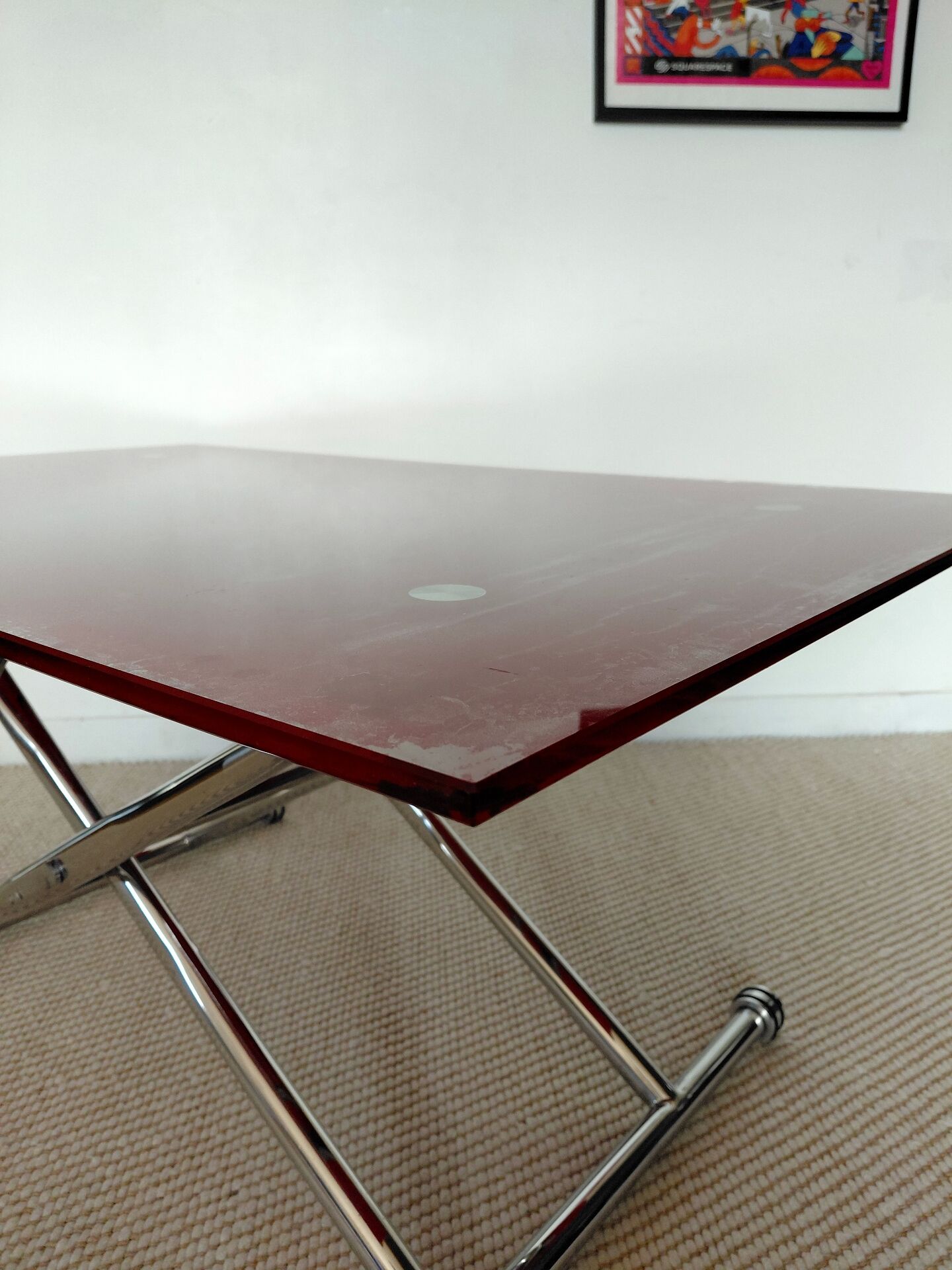 Table relevable vintage verre rouge et chrome-design 1970/1980