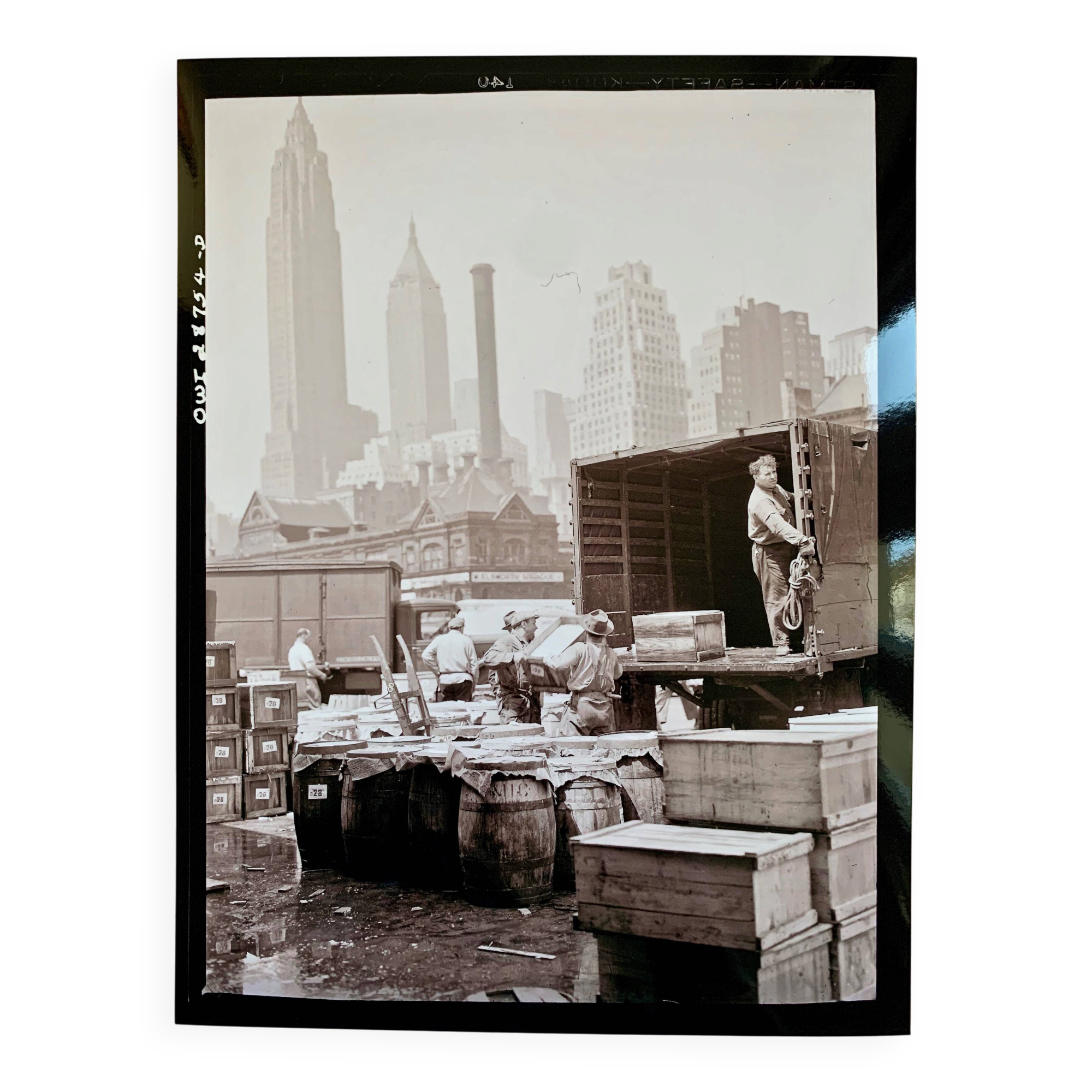 Fulton Fish Market 1943 – The beating heart of old New York