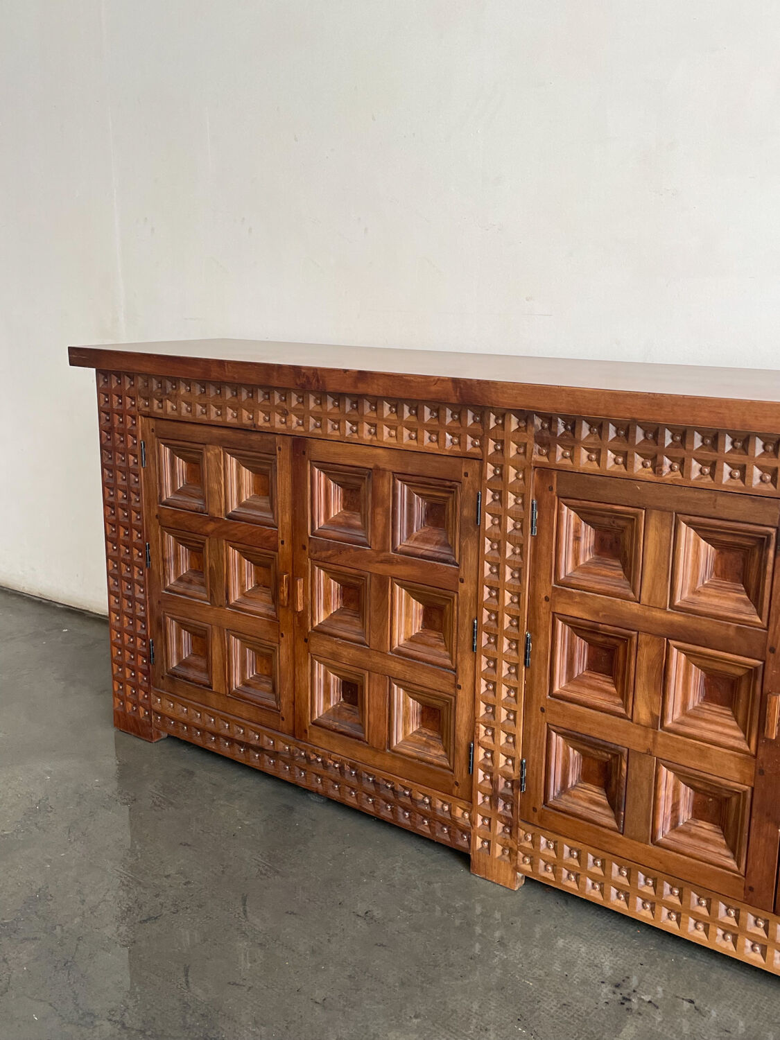 Buffet espagnol Brutalis