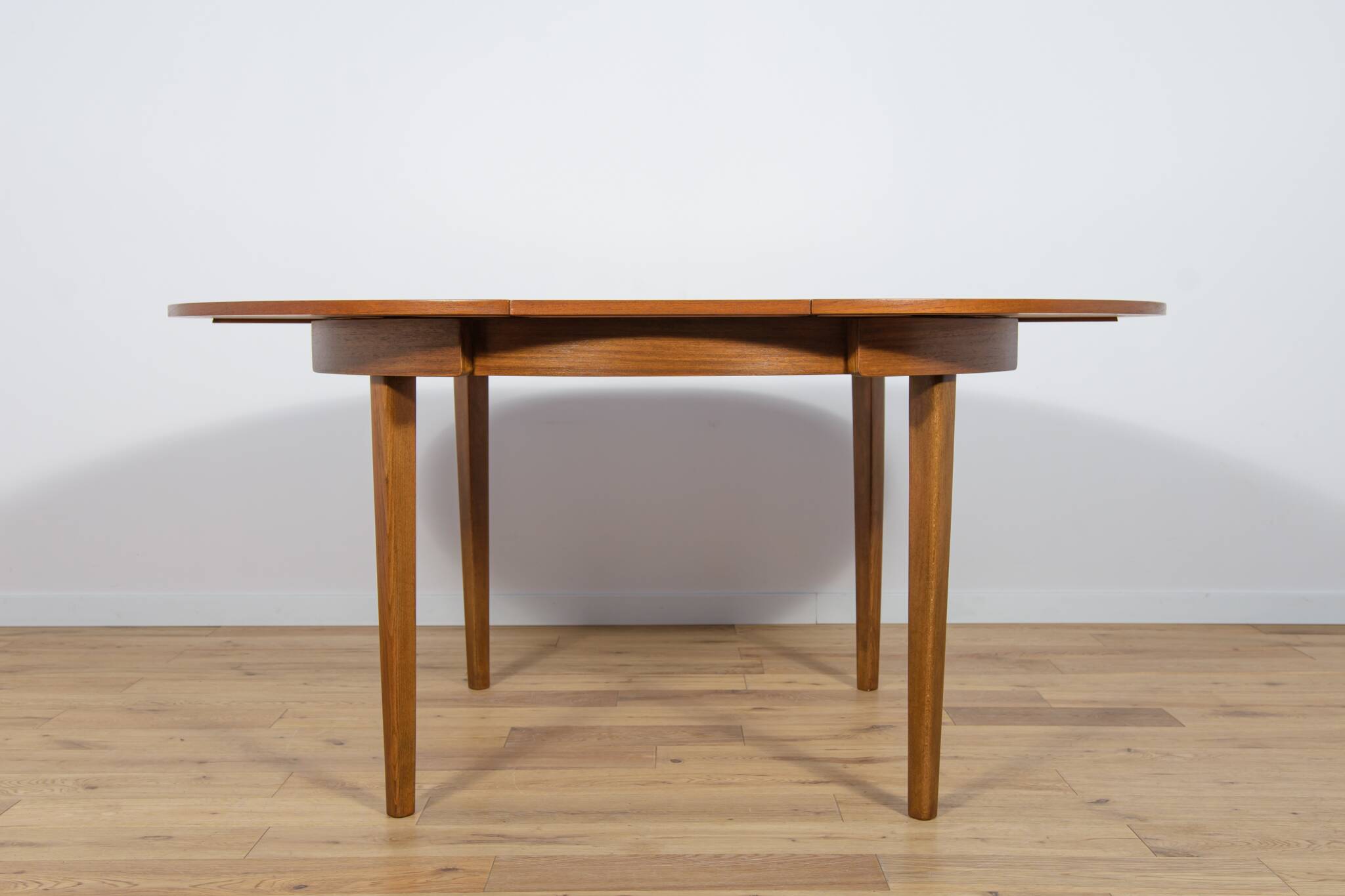 Mid century round extendable dining table and chairs from mcintosh, 1960s, set of 5