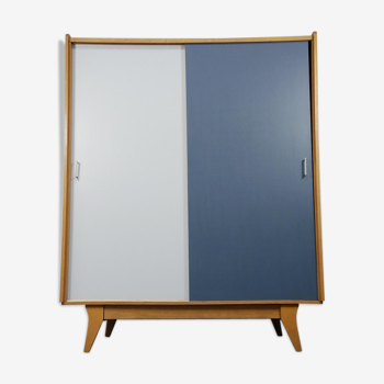 Armoire vintage minimaliste