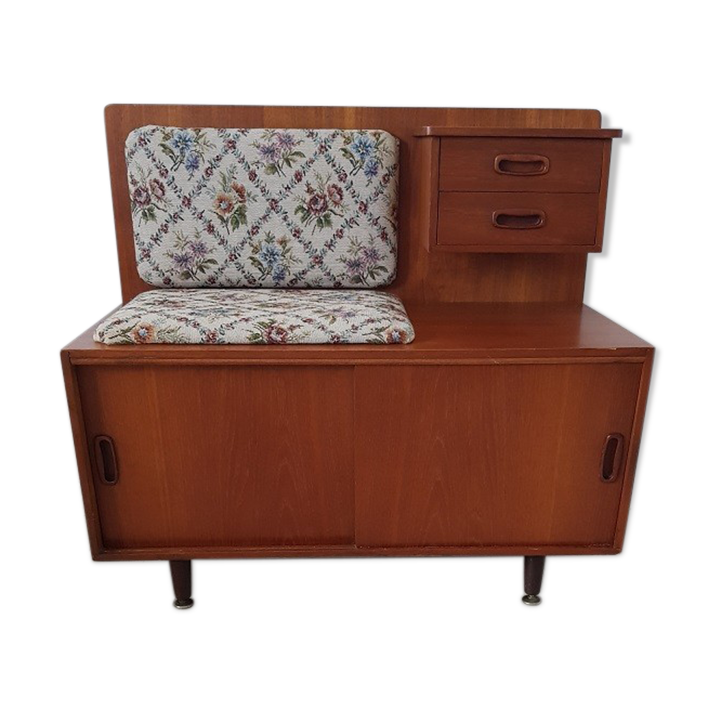 Chippy Heath phone bench