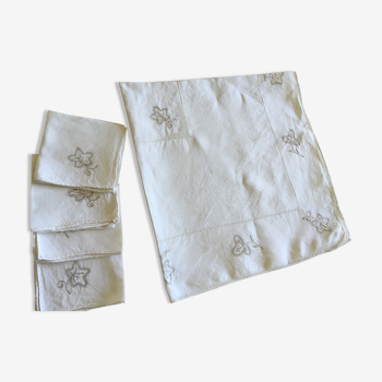 Nappe brodée en lin avec 5 serviettes assorties