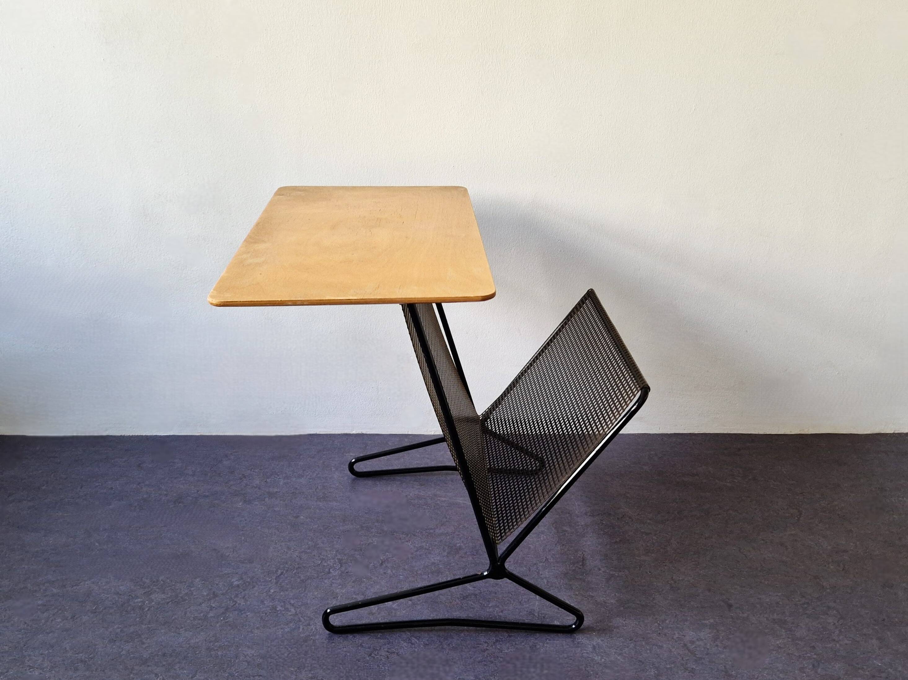 TM05 sidetable/magazine rack by Cees Braakman for Pastoe, The Netherlands 1950's