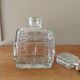 Carafe en verre forme flacon de parfum