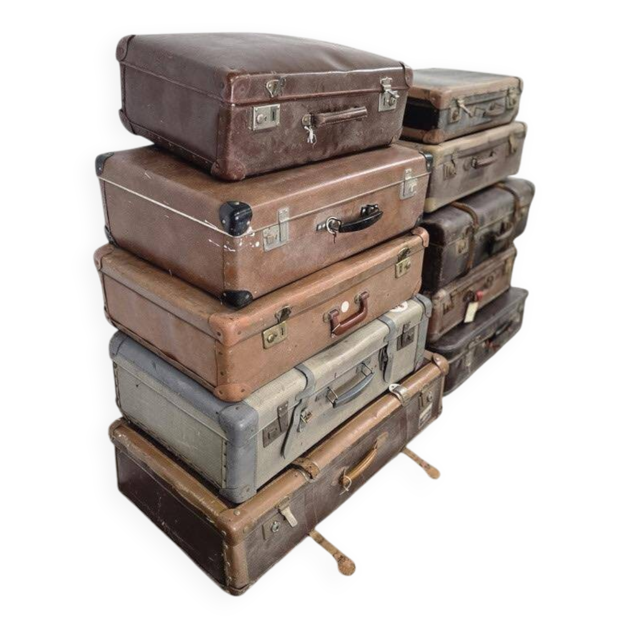 Vintage travel suitcase / trunk / chest