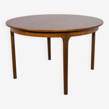 Mid Century Round Extendable Dining Table from McIntosh, 1960s