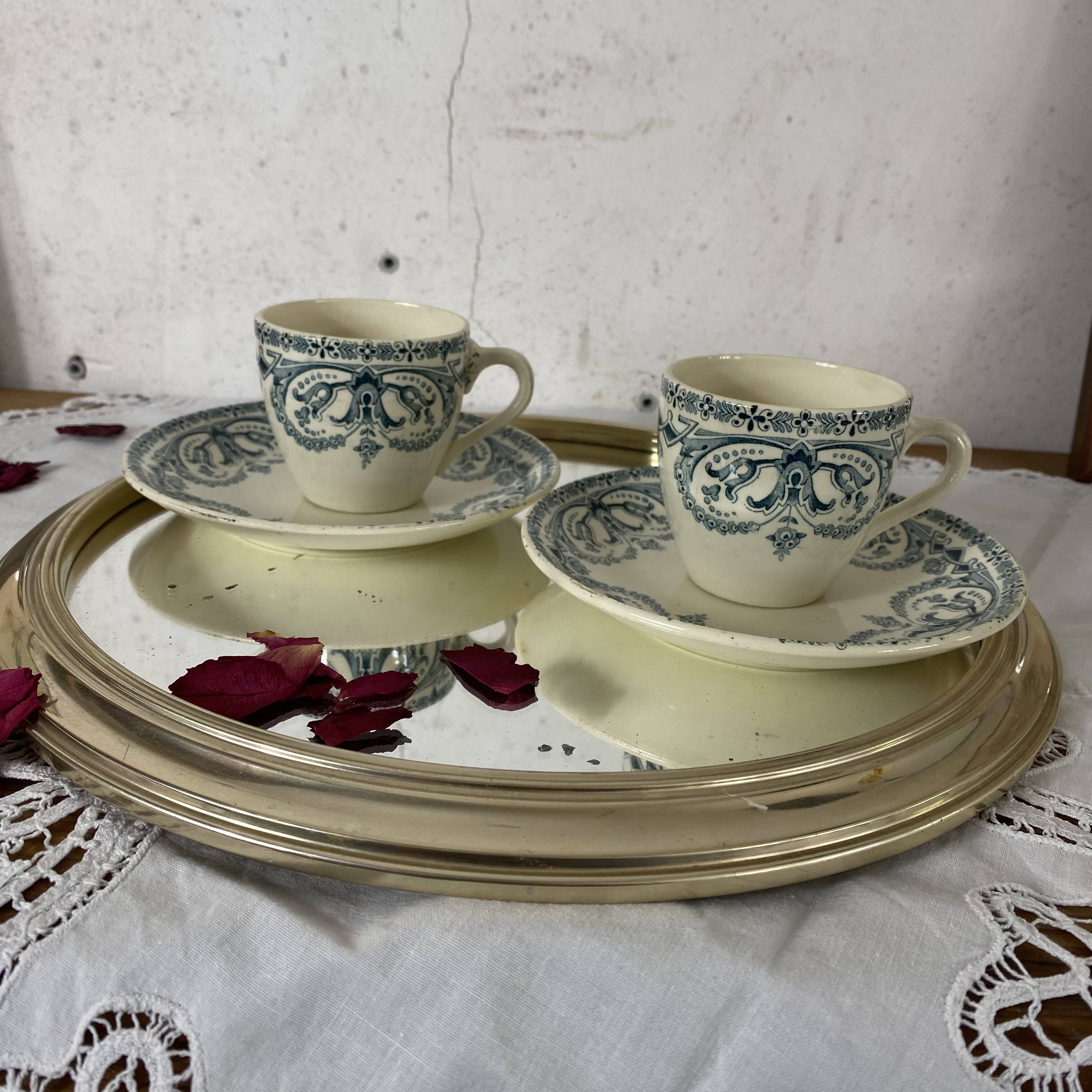 2 tasses terre de fer Saint Amand et Hamage modèle Guirlande vert