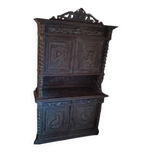 Buffet deux-corps sculpté