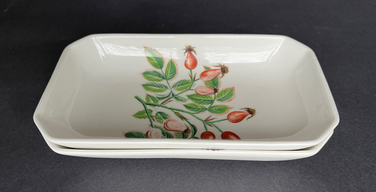 Pair of Paris porcelain ravines