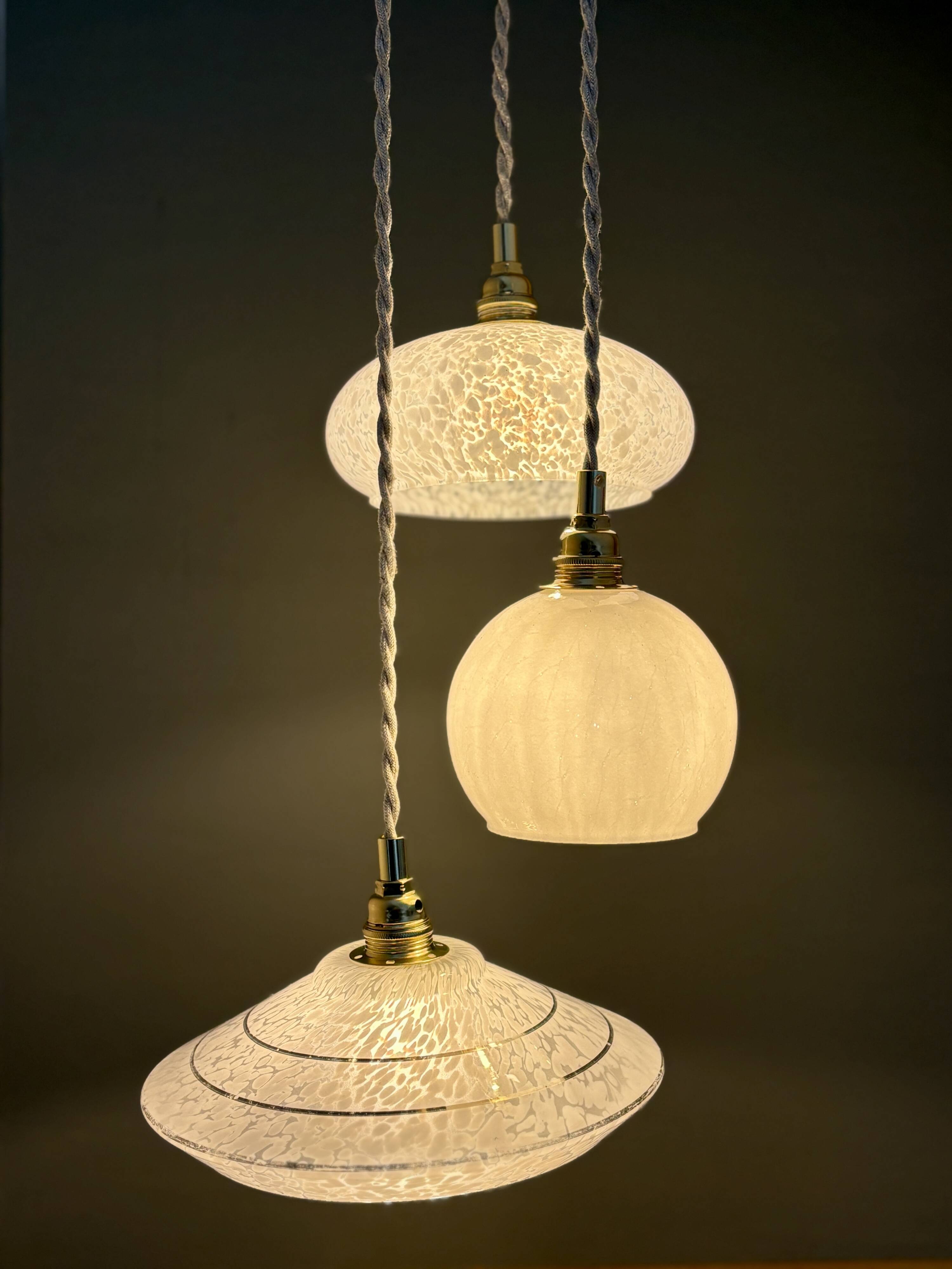 Vintage white glass triple globe suspension from Clichy and opaline.