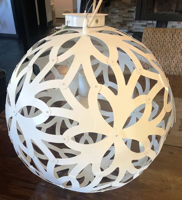 Suspension ronde XXL en métal ajouré