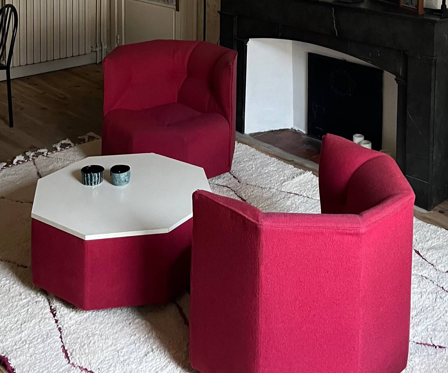 Octa armchair and table set