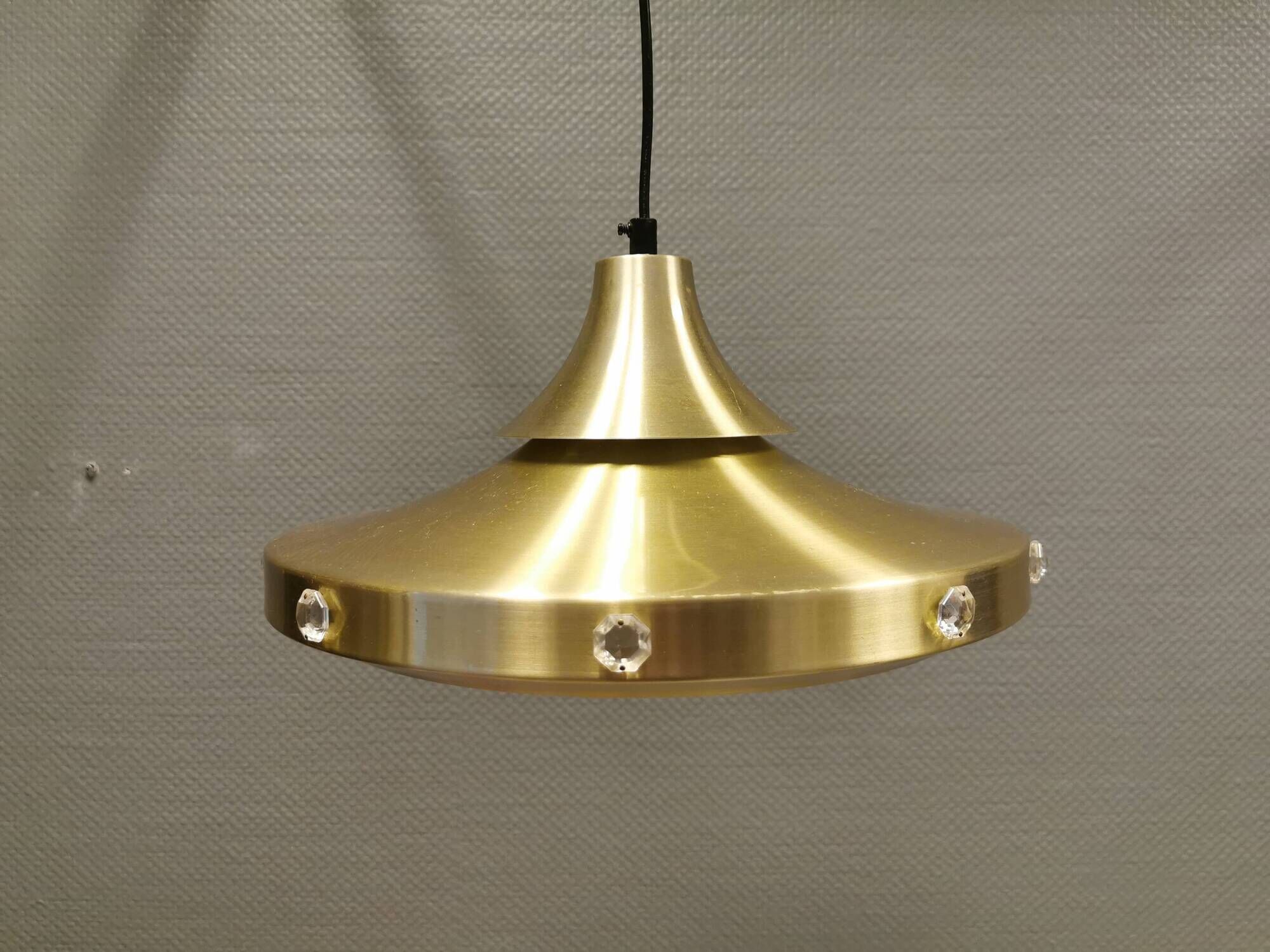 Danish Hanging lamp from the 80s in gold-coloured aluminium with hard-pressed plastic bottom grid an