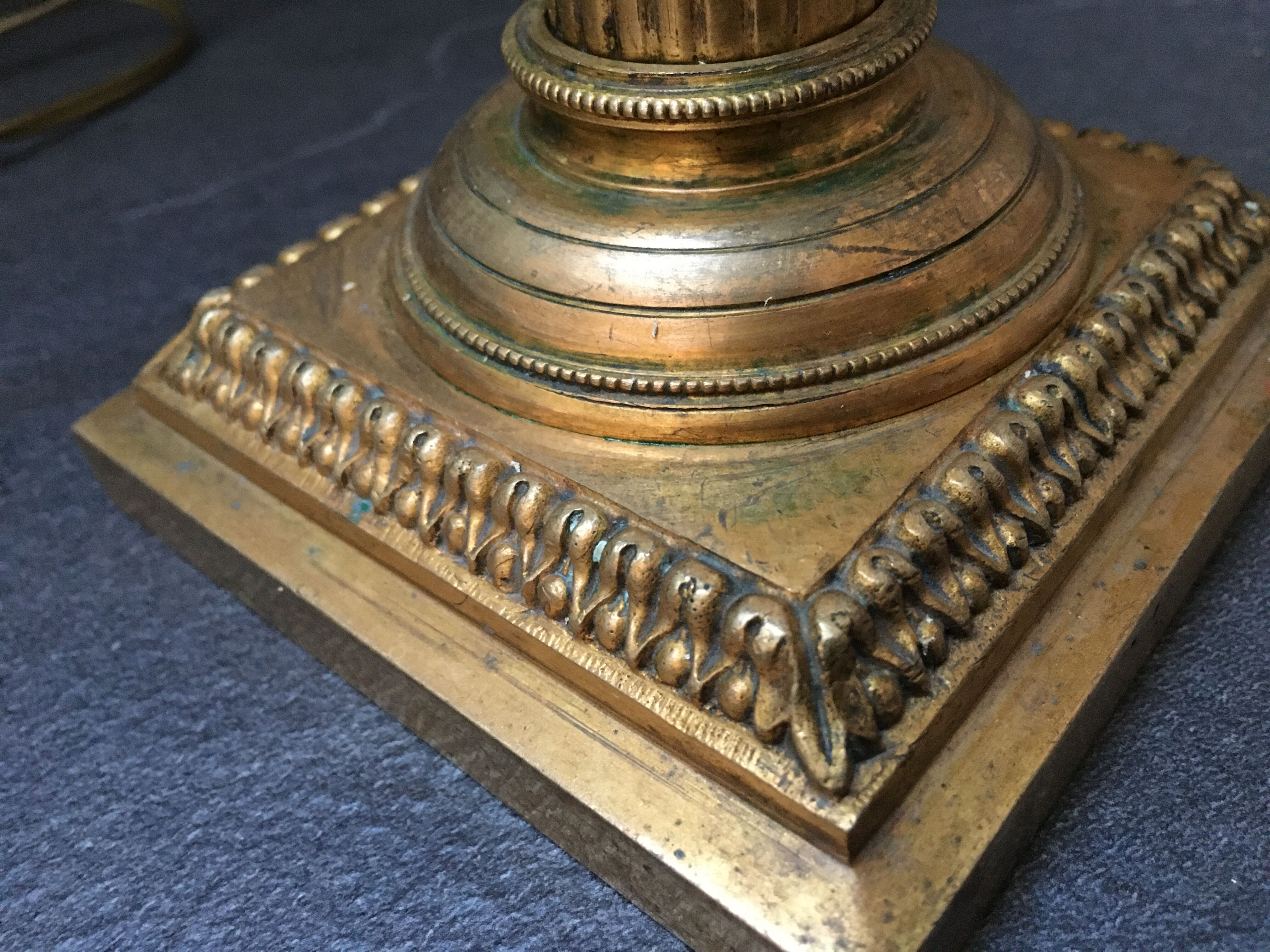 Golden bronze Corinthian column lamp
