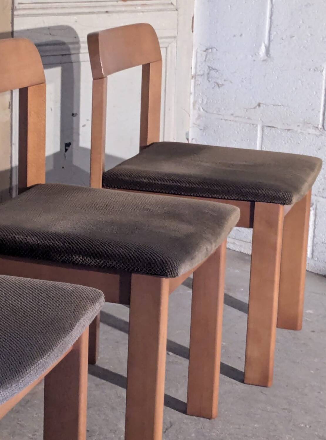 Set of six elm chairs from the 60s DLG regain