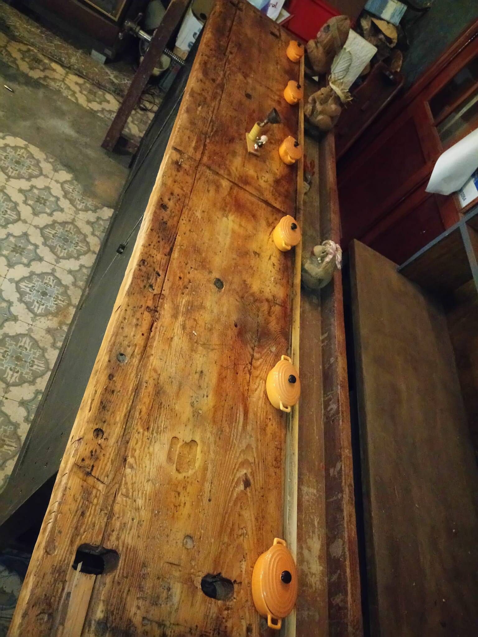 Ancien établi, meuble de métier d'atelier, buffet