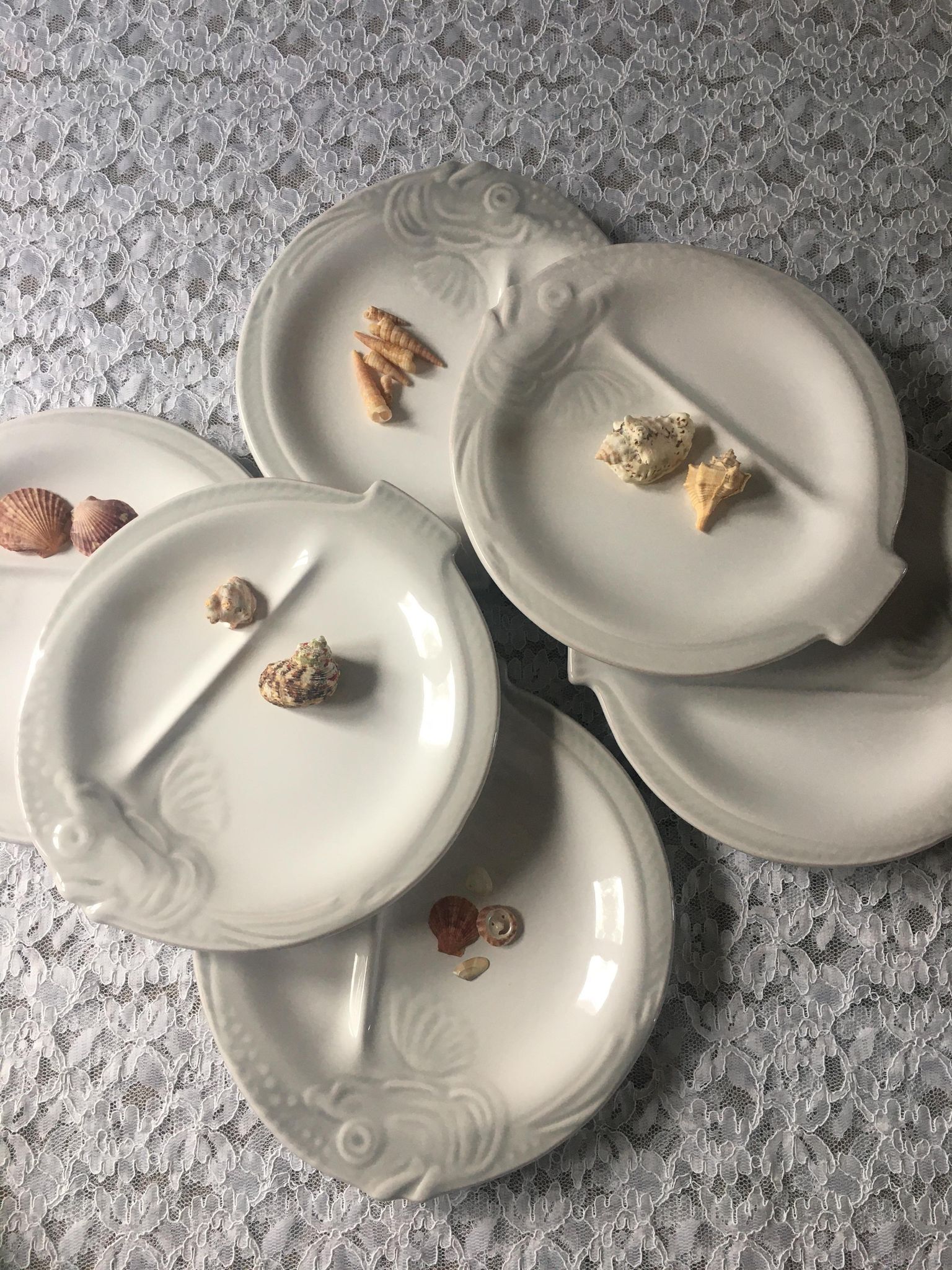 6 vintage fish plates