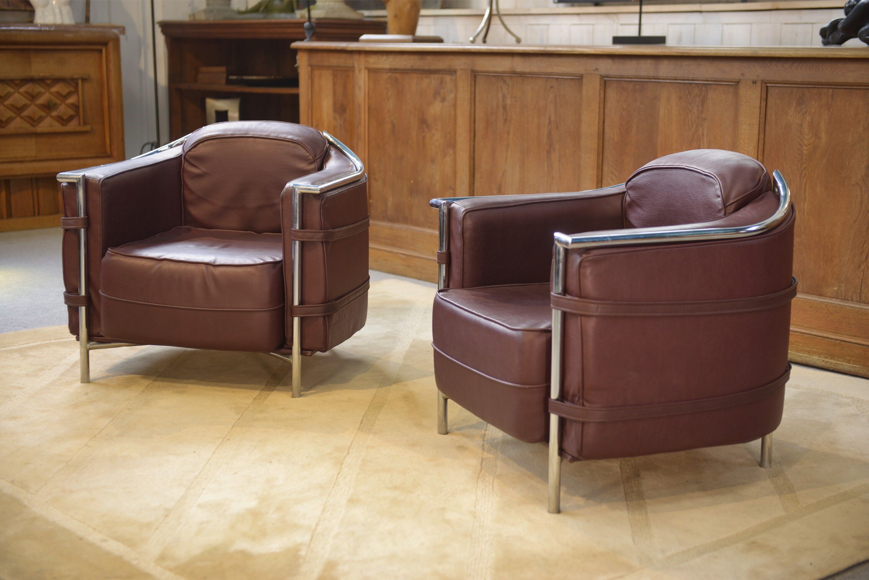 Paire de fauteuils dans le goût de Le Corbusier 1970’s