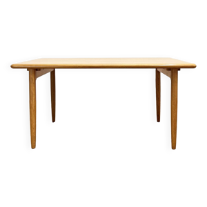 Table à manger en bois - milieu