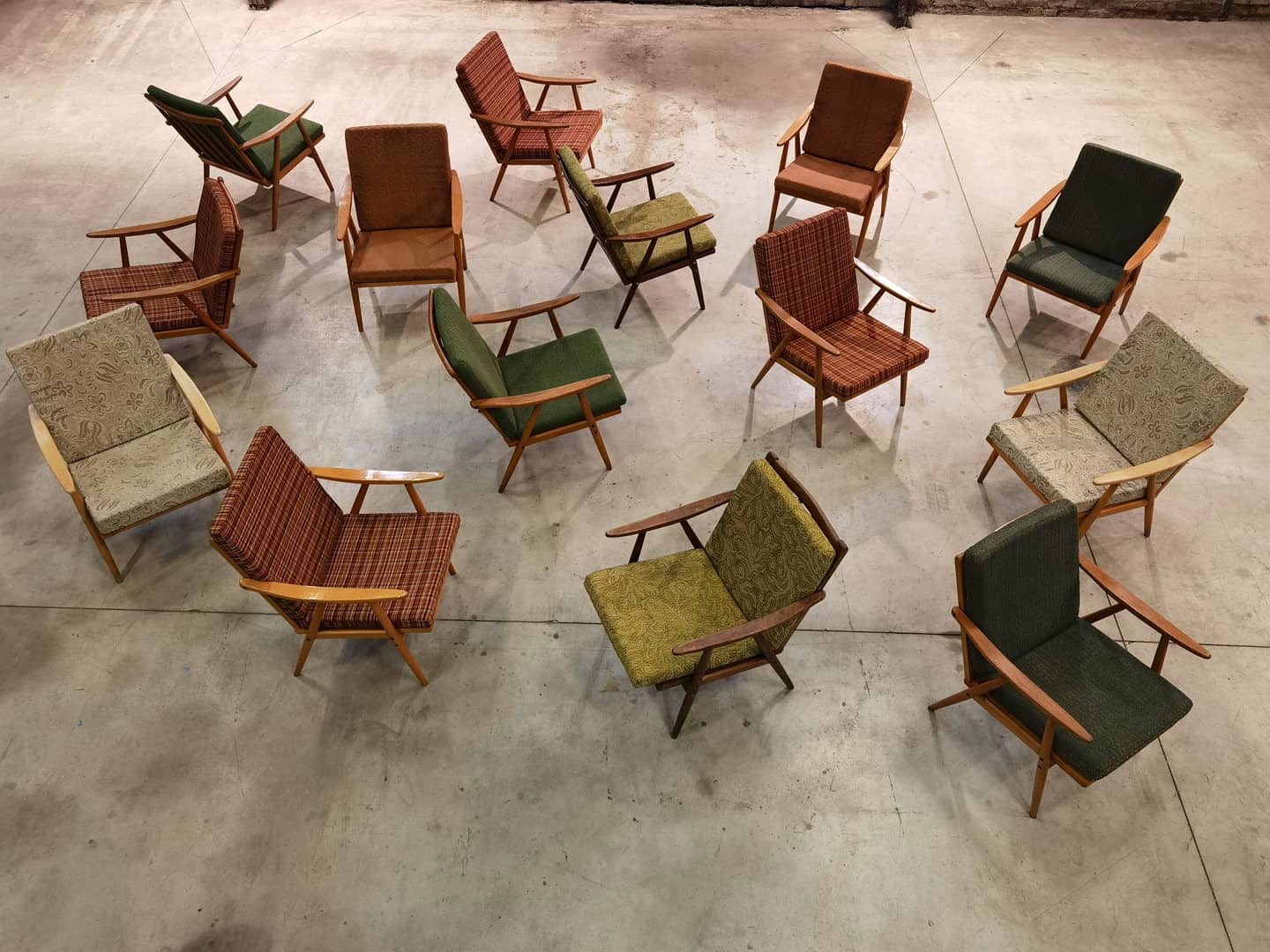 Lot de 14 fauteuils Thonet Boomerang