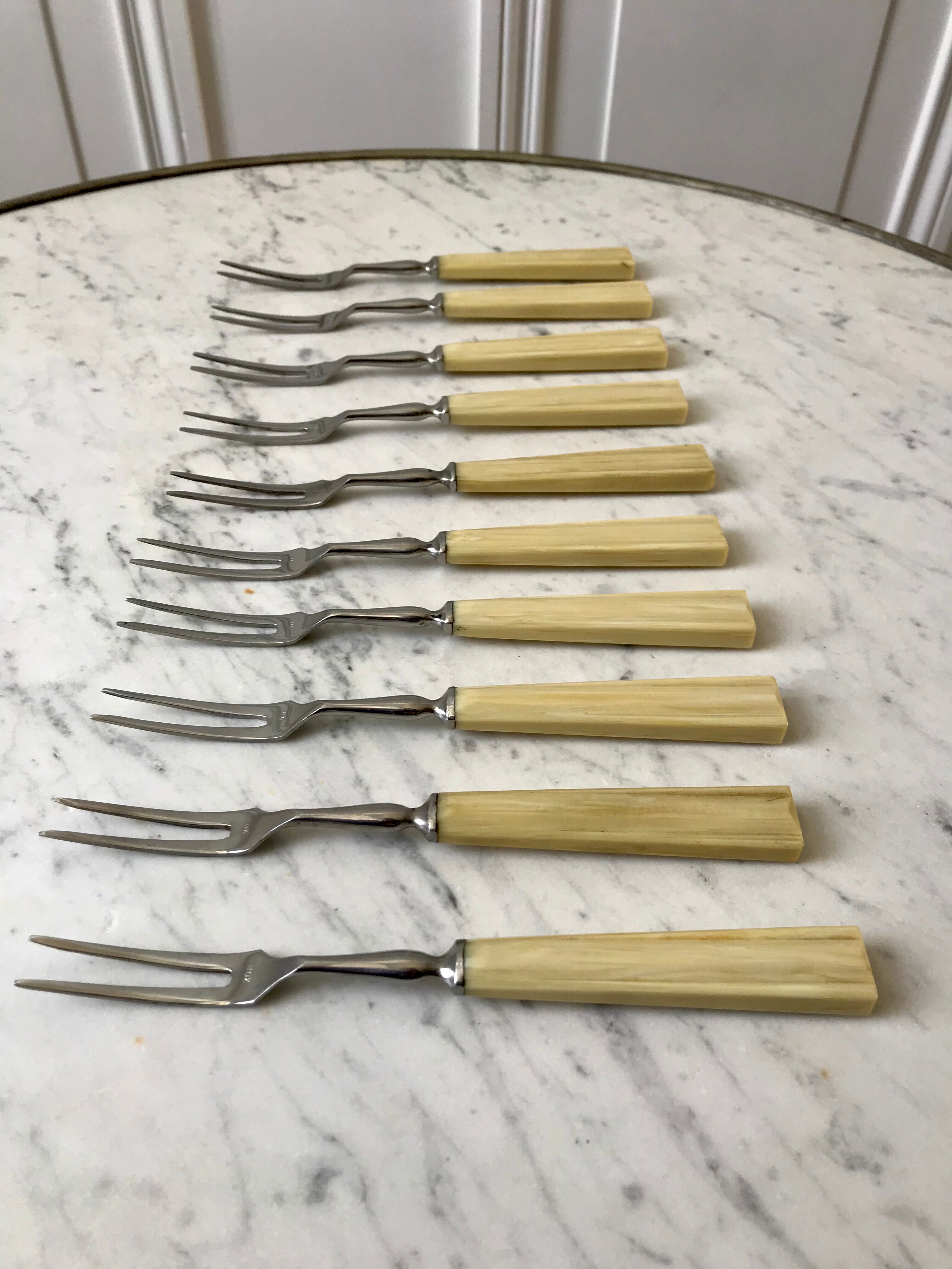Set of 10 dessert forks in Bakelite 60s-70s