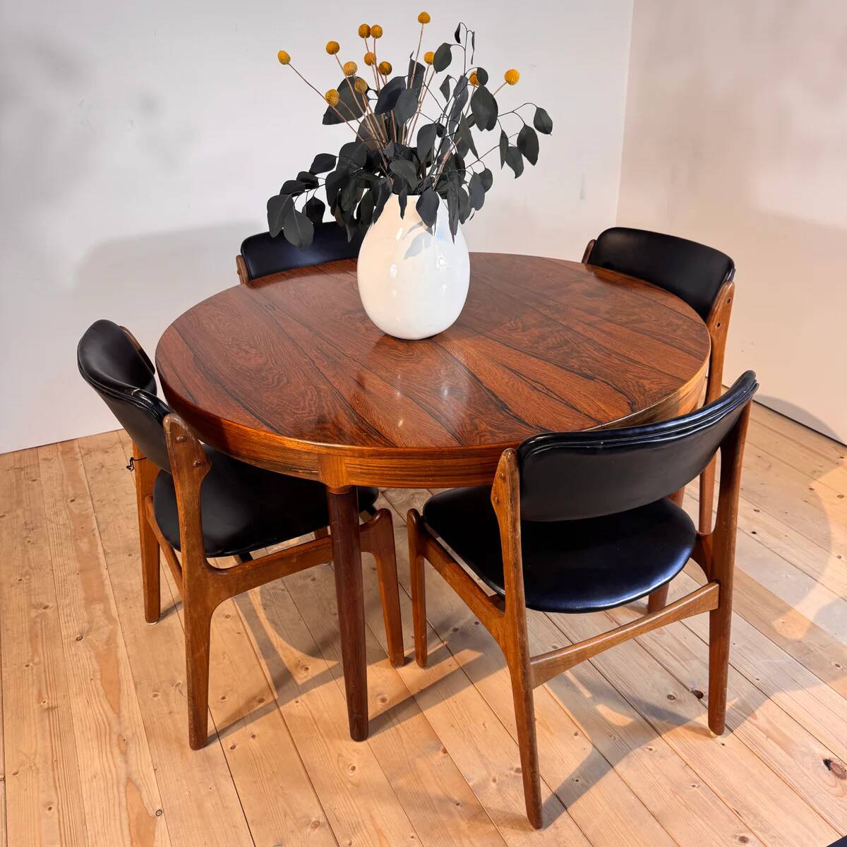 Round dining table Randers Møbelfabrik in rosewood, 1960s