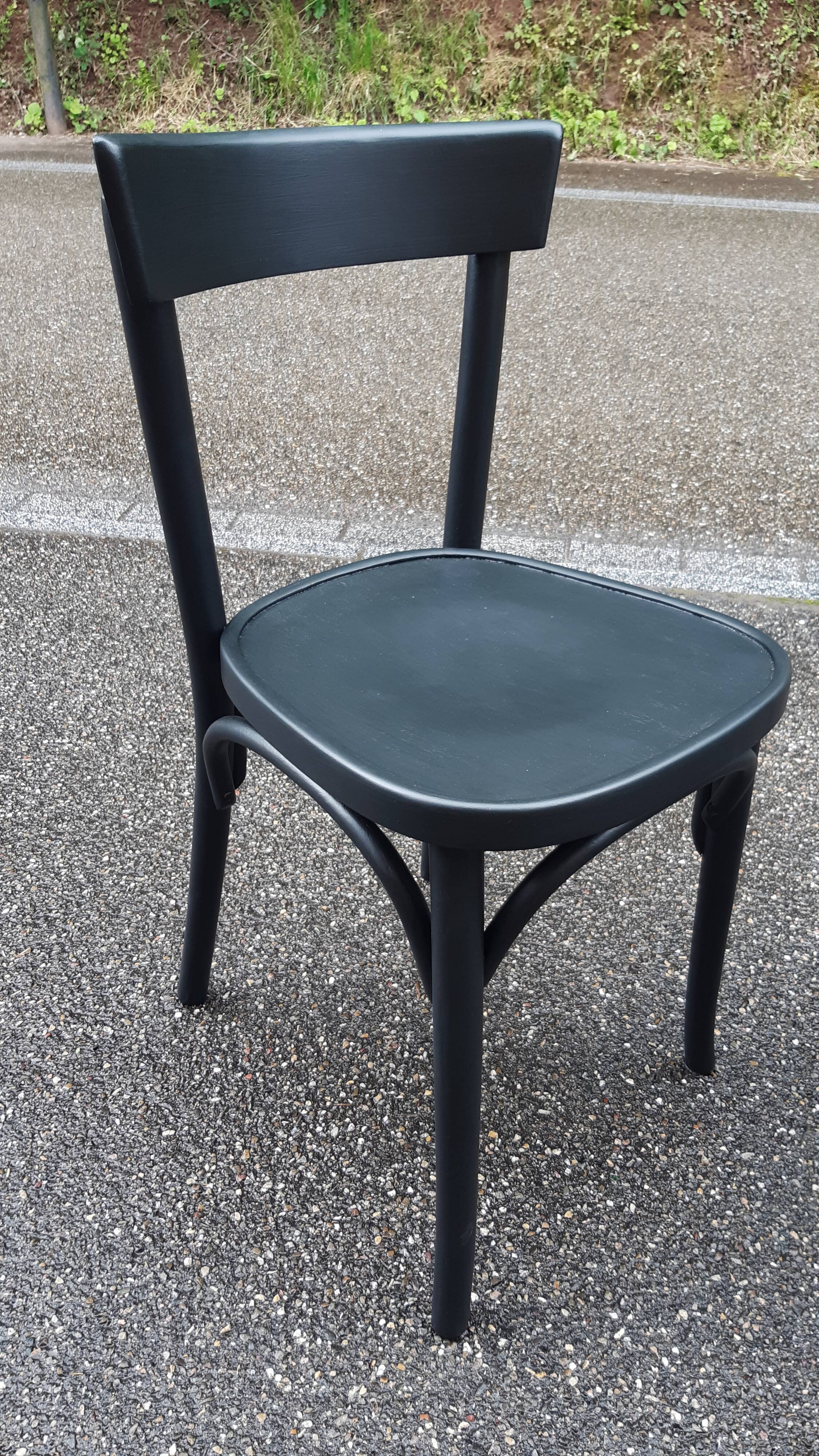 Set of 2 vintage bistro chairs