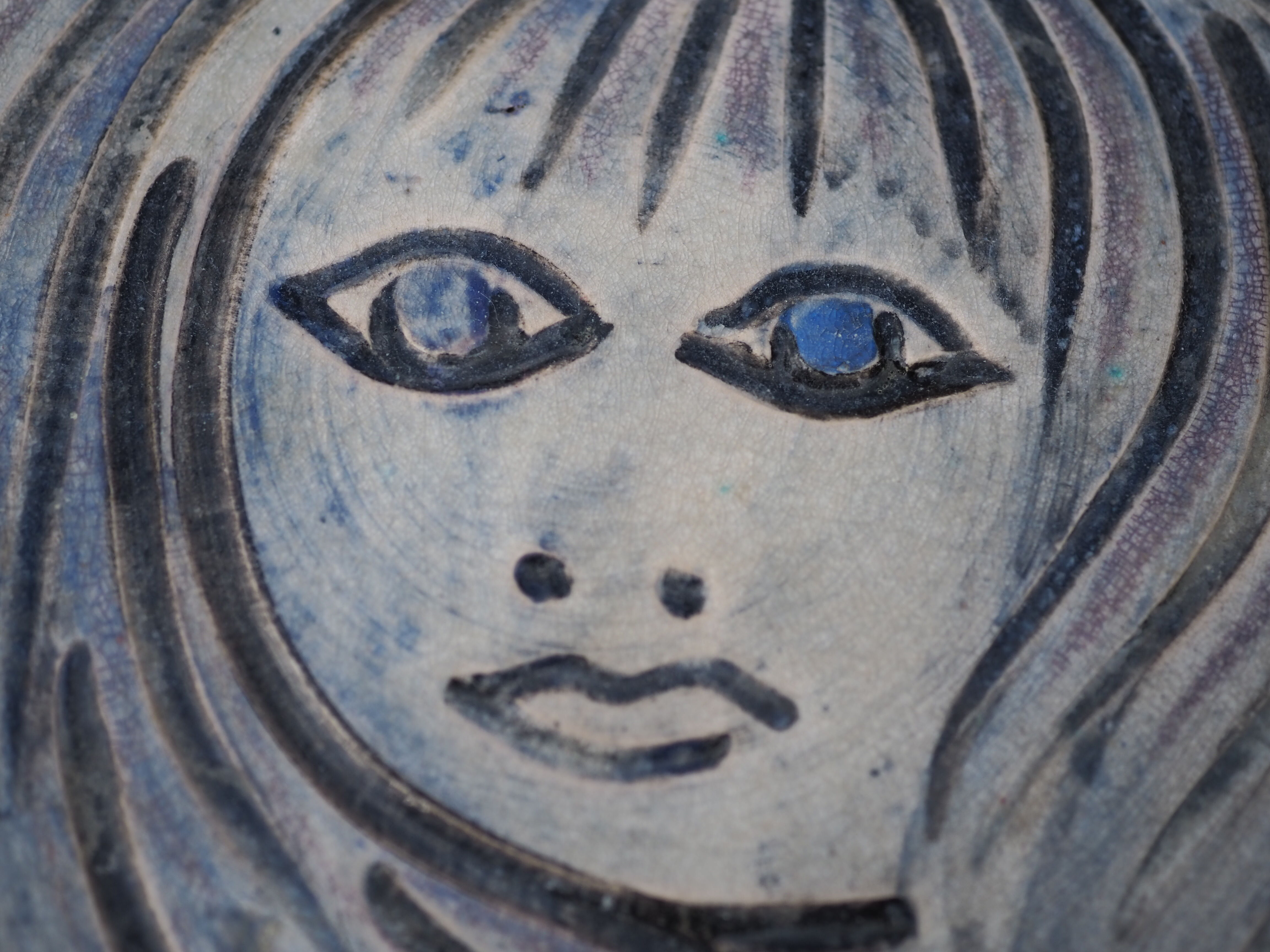 Accolay ceramic plate by Bertry