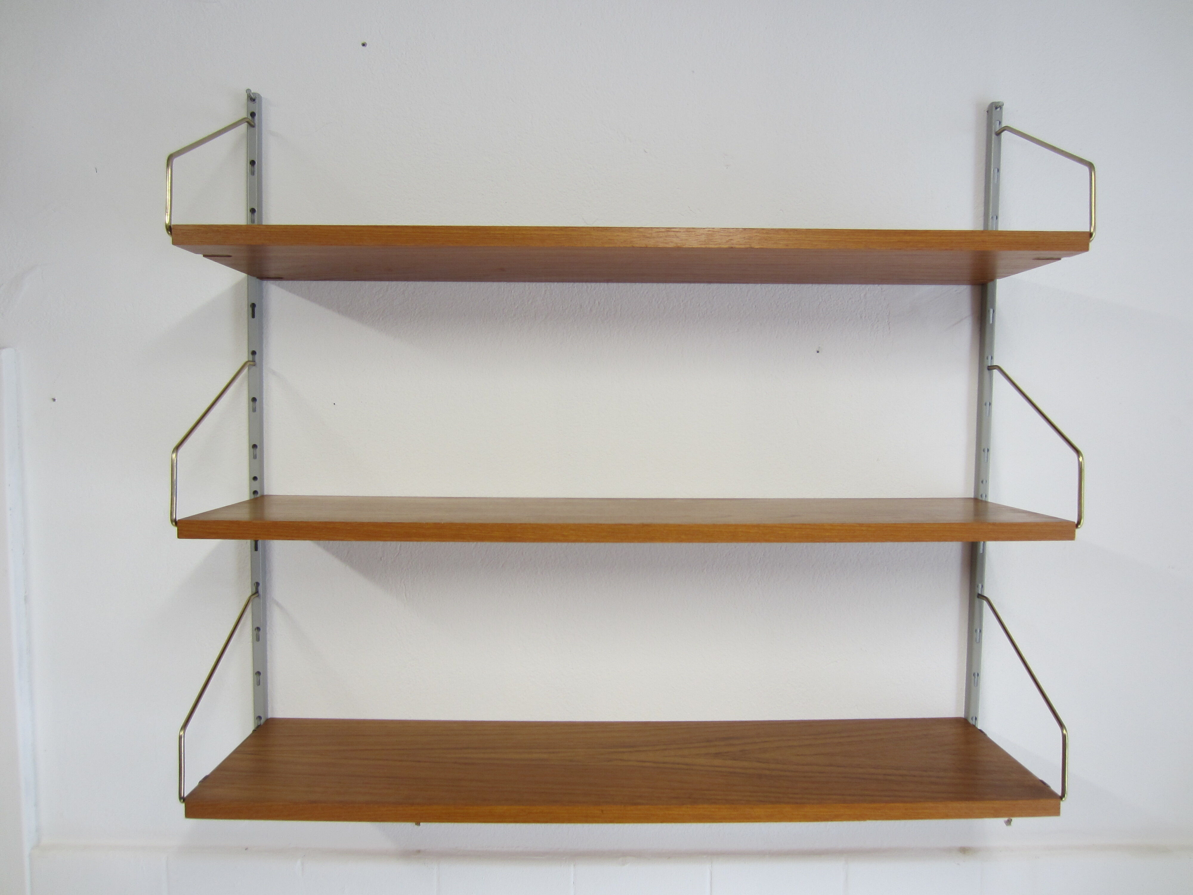 Scandinavian modular wall shelf