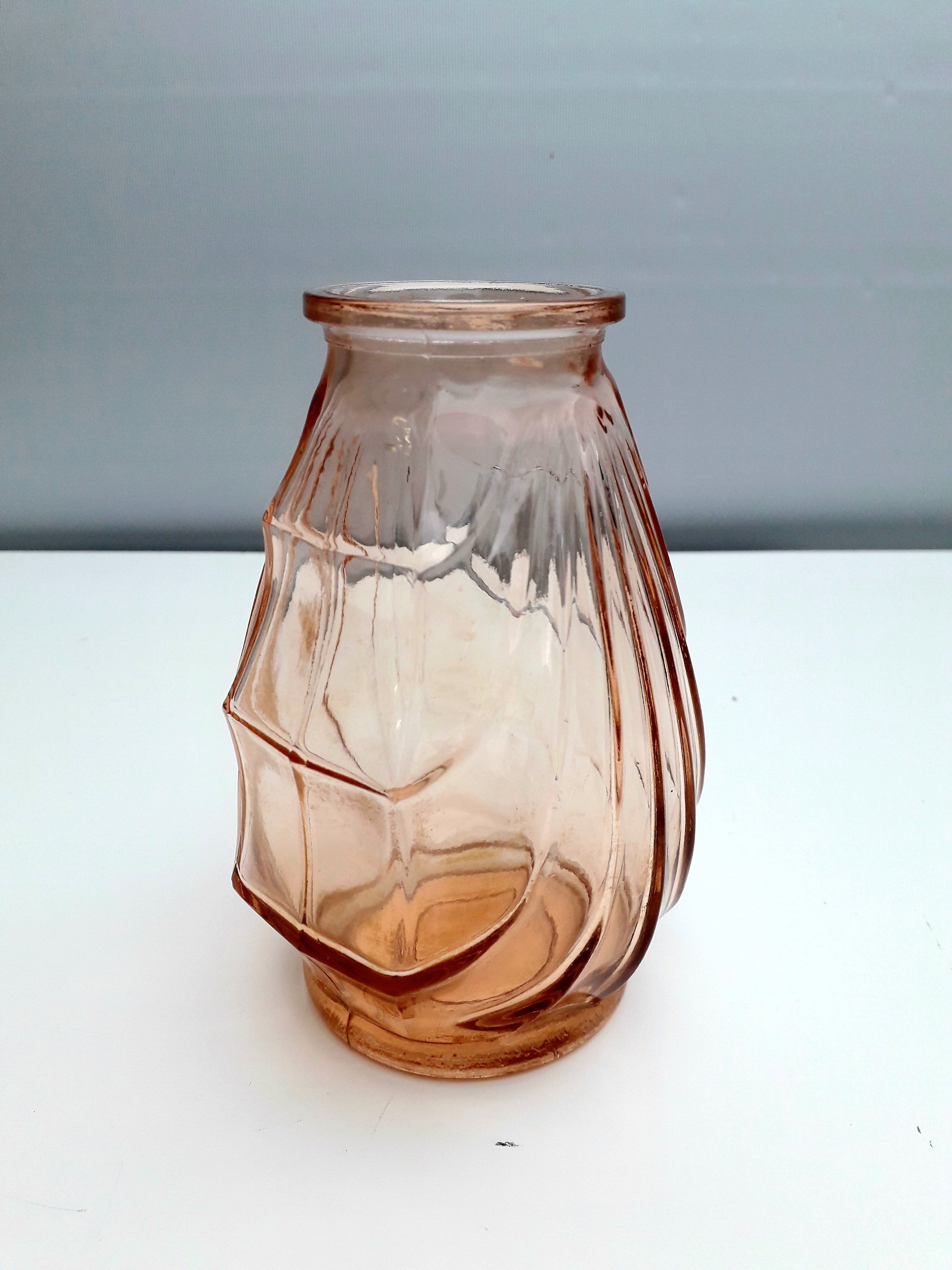 Art Deco vase in pink glass 1940-50