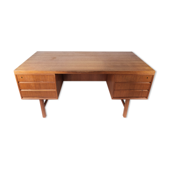 Desk in teak designed by Omann Junior from the 1960s