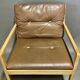 Fauteuil en cuir design scandinave Bernt Petersen 1960
