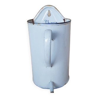 Enamelled metal water tank