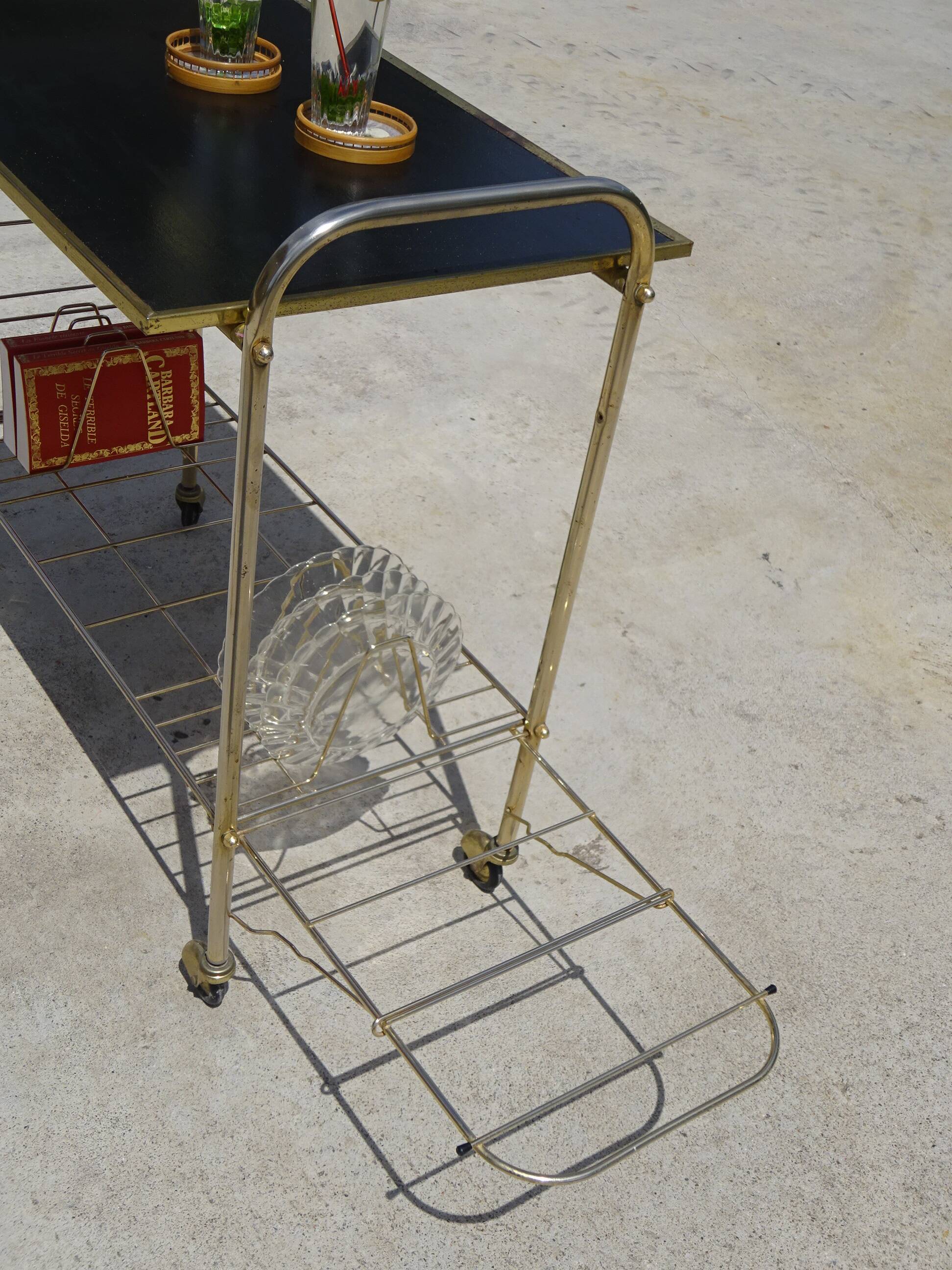 Serving trolley, vinyl record holder in golden brass