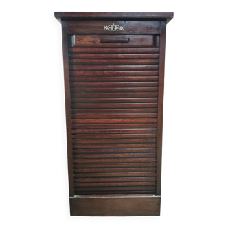 Curtain cabinet
