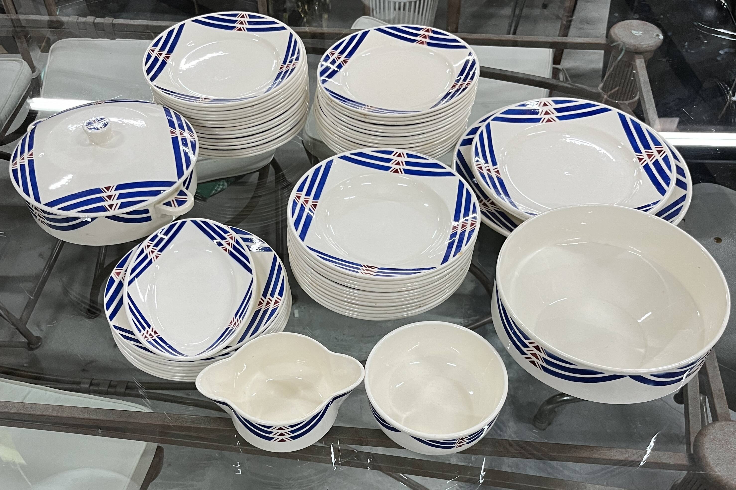 Badonvillers France 53-piece Stella model service