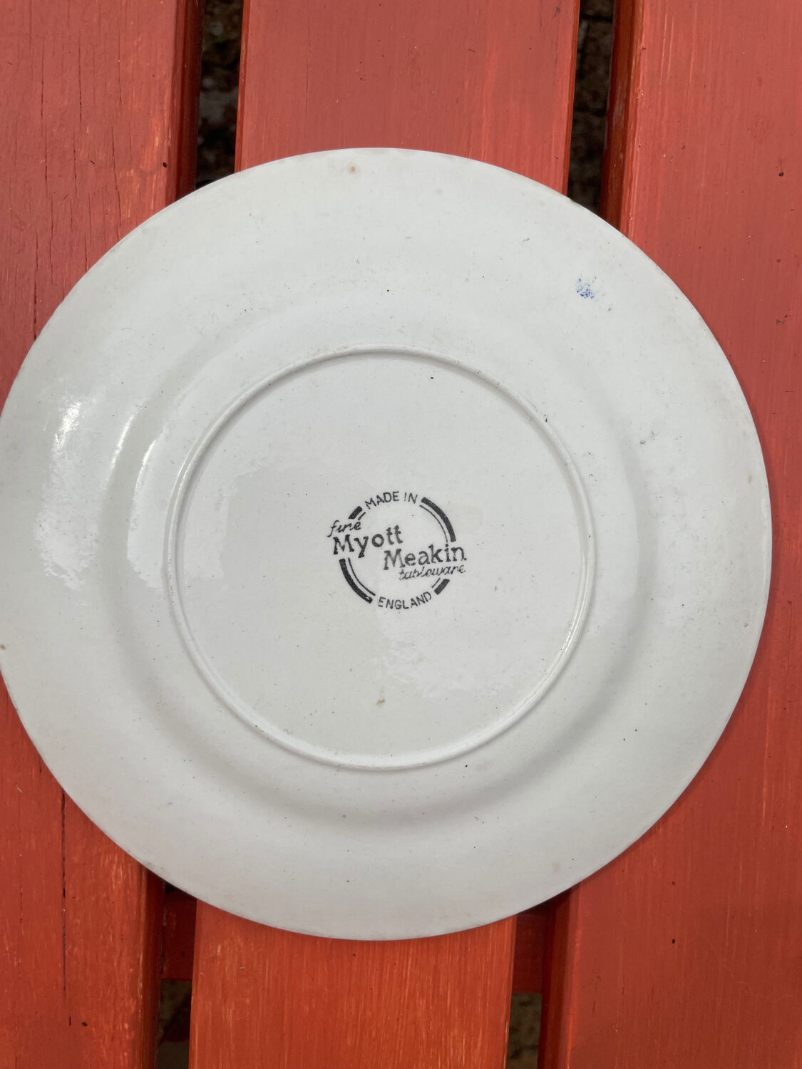 Dessert plate, in Churchill's English blue earthenware
