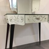 Dressing table vintage art déco in mirror