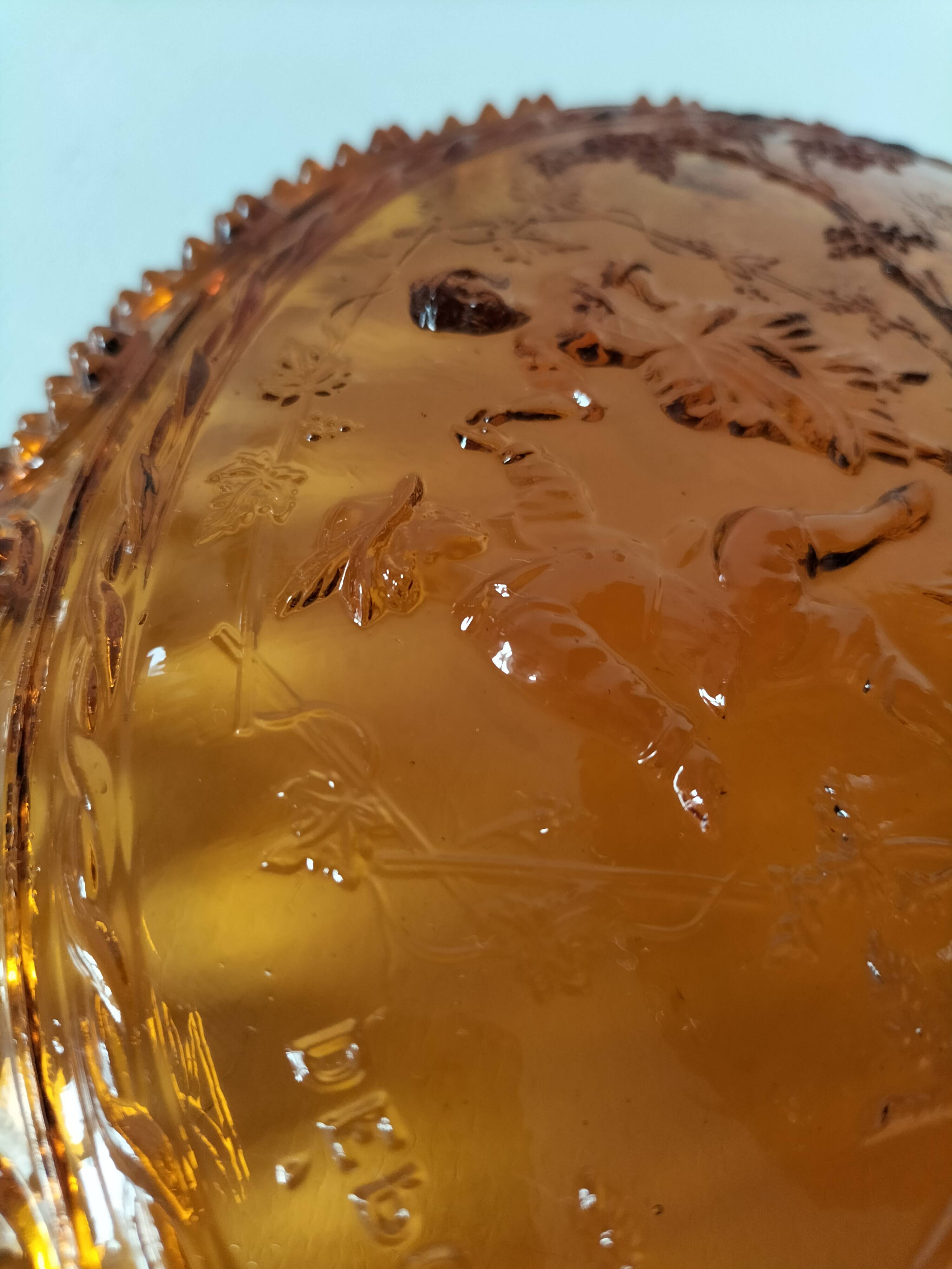 Piédouche Georges Sand verre pressé ambré, Portieux, fin 19ème