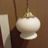 Lampe baladeuse globe opalin blanc, style art déco, cordon textile marron