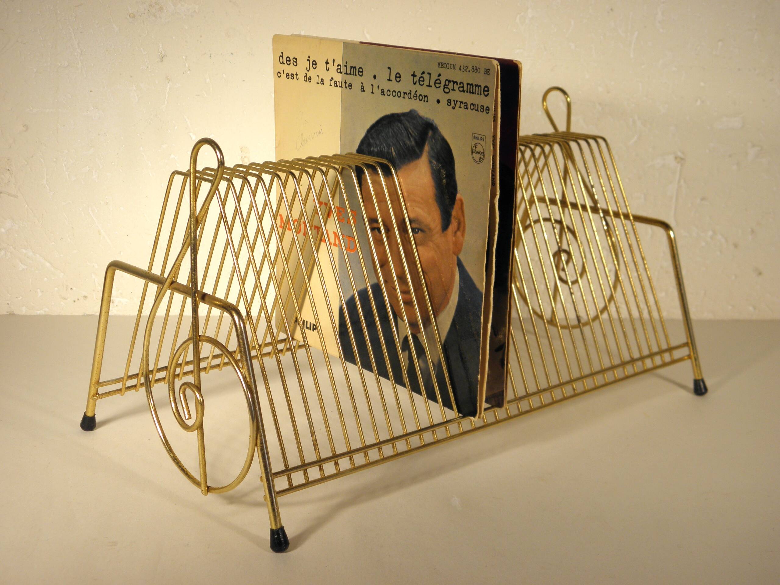 Gold metal vinyl holder from the 60s