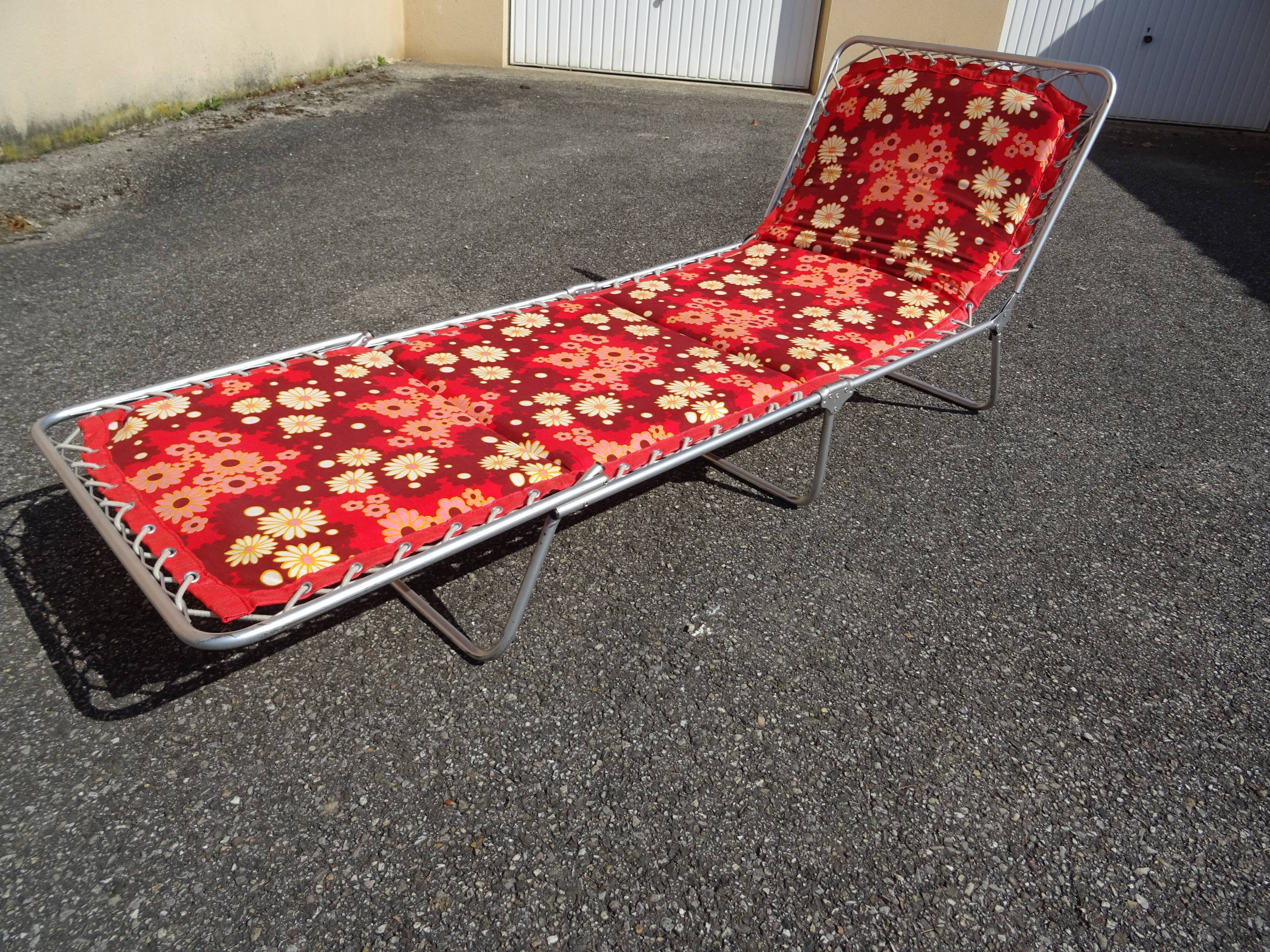 Folding sunbed lounger vintage flower camp bed