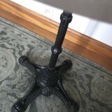 Bistro table in white marble and cast iron