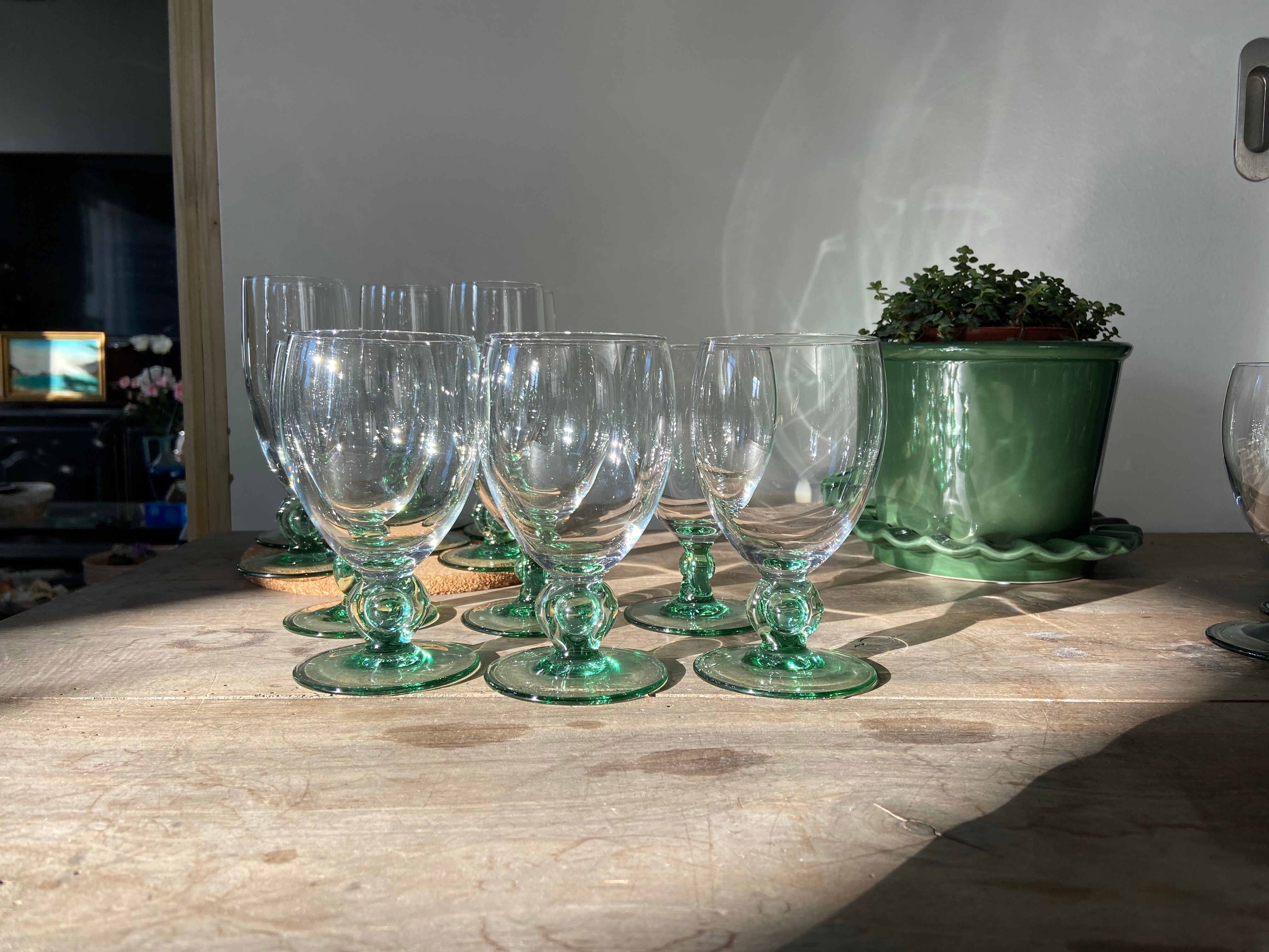 6 water glasses