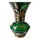 Glassware vase from Monaco/Monte Carlo, stamped with the Crown emblem. In emerald green blown glass, gold ears of wheat patterns. Size 25 x 15 cm