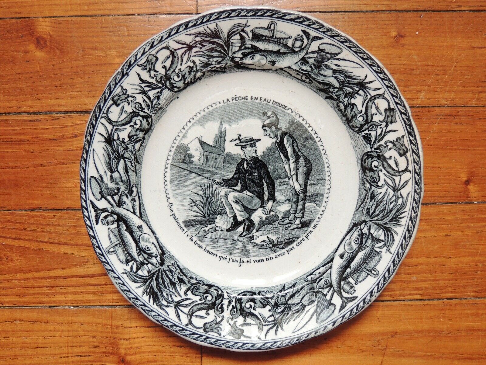Earthenware plate Vieillard Bordeaux Freshwater fishing